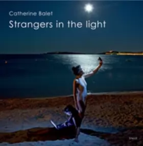 Couverture du produit · Strangers in the light