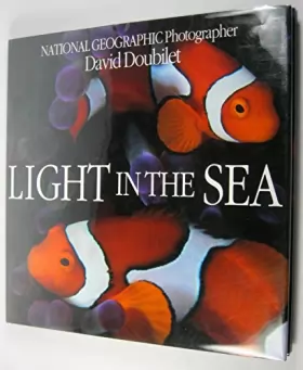 Couverture du produit · Light in the sea (en anglais)
