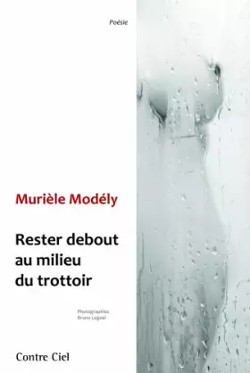 Couverture du produit · Rester debout au milieu du trottoir