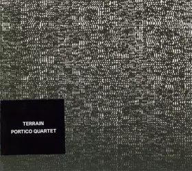 Couverture du produit · Terrain