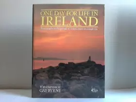 Couverture du produit · One Day in Ireland: Photographs by the People of Ireland, Taken on a Single Day