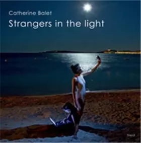 Couverture du produit · Strangers in the light