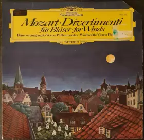 Couverture du produit · Divertimenti Für Bläser • For Winds