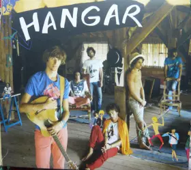 Couverture du produit · Hangar