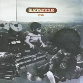 Couverture du produit · Nia