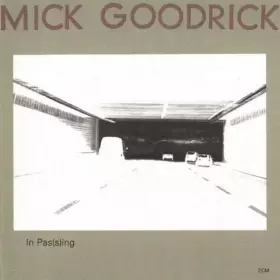 Couverture du produit · In Pas(s)ing