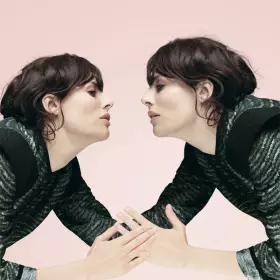 Couverture du produit · Alone