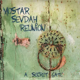 Couverture du produit · A Secret Gate