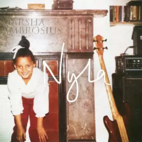 Couverture du produit · Nyla