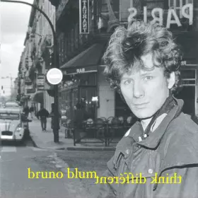 Couverture du produit · Think Différent