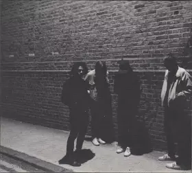 Couverture du produit · Means