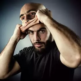 Couverture du produit · Table D'écoute 2