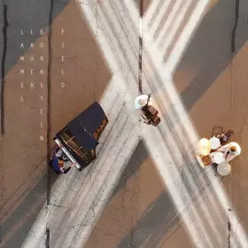 Couverture du produit · Field