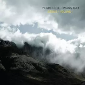Couverture du produit · Essais / Volume 1