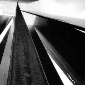 Couverture du produit · Monolith