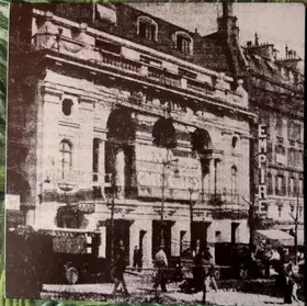 Couverture du produit · Empire Retro