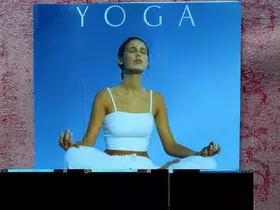 Couverture du produit · YOGA