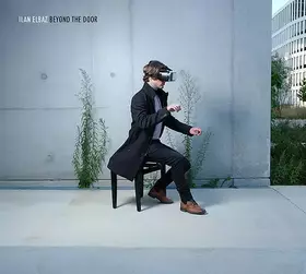 Couverture du produit · BEYOND THE DOOR