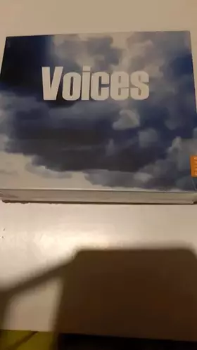 Couverture du produit · Voices