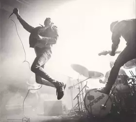 Couverture du produit · Barricades Live