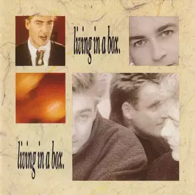 Couverture du produit · Living In A Box
