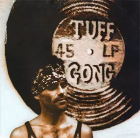 Couverture du produit · Kingston Karma