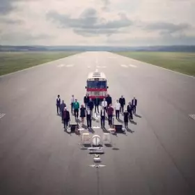 Couverture du produit · Growing Up Is For Trees