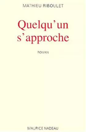 Couverture du produit · Quelqu'un s'approche