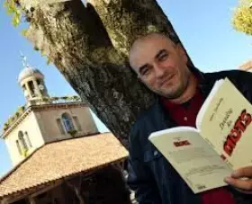 Couverture du produit · Revol vers