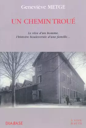Couverture du produit · Un chemin troué