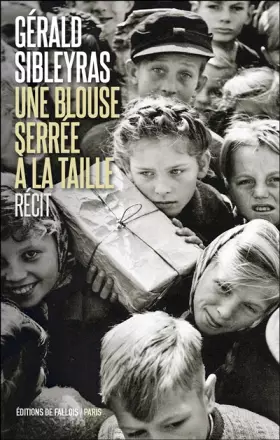 Couverture du produit · Une blouse serrée à la taille