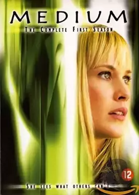 Couverture du produit · Medium: L'intégrale de la saison 1 - Coffret 4 DVD